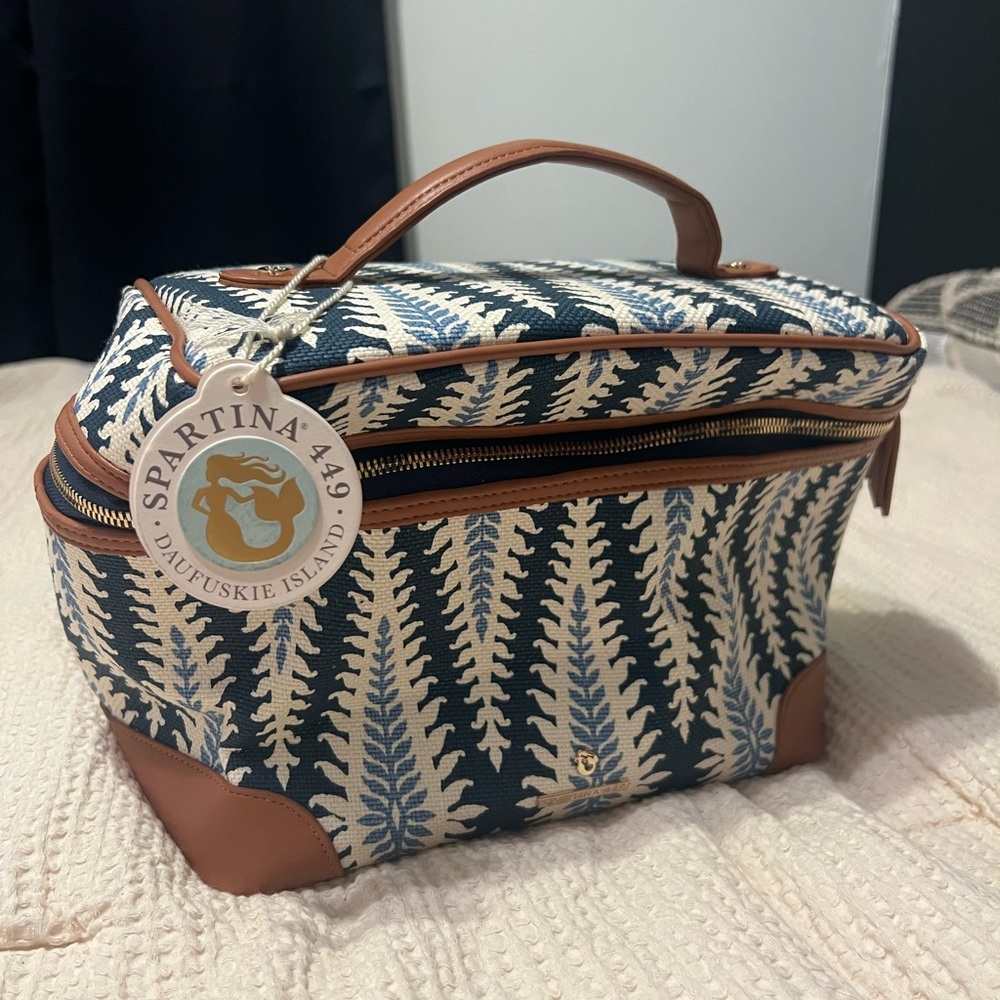 Spartina lighthouse train case